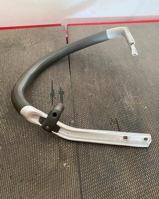 Impugnatura per motosega Husqvarna 550 XP.