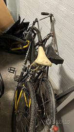 Due Biciclette da riparare