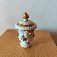 Piccolo vaso in ceramica di Capodimonte 