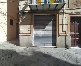 MONOLOCALE A PALERMO