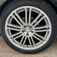 Cerchi in lega da 19 con gomme nuove Mercedes