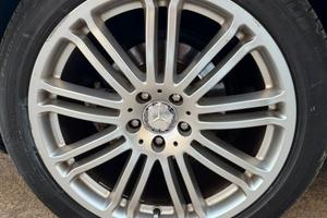 Cerchi in lega da 19 con gomme nuove Mercedes