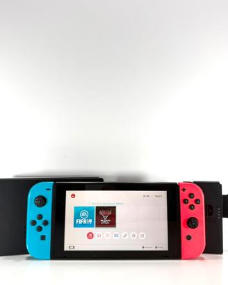 Nintendo Switch Completa di Accessori e cavi