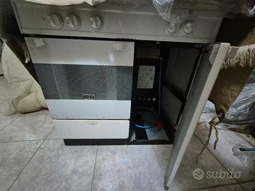 cucina a gas con 4 fornelli