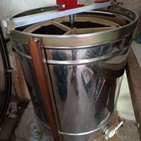 Smielatore, Arnia , tuta con maschera e accessori 