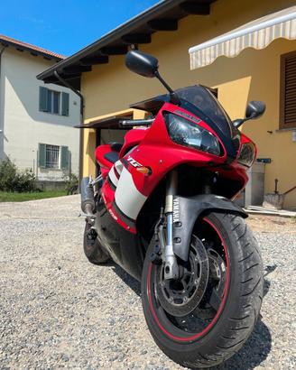 Yamaha Yzf R1