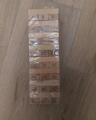 Torre traballante in legno
