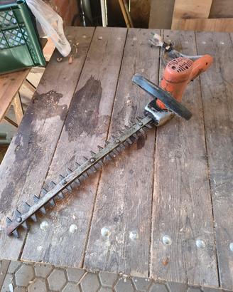 tagliasiepi black & Decker 