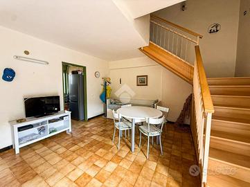 3 LOCALI A FALCONARA ALBANESE