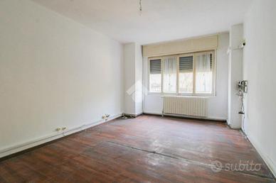 UFFICIO A COLOGNO MONZESE