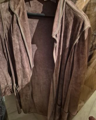 Giacca in pelle scamosciata da donna.