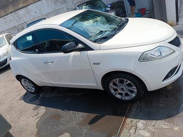 Lancia Ypsilon 1.2 69 CV 5 porte GPL Ecochic Gold