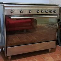 Smeg Cucina a Gas 5 Fuochi Forno a Gas Ventilato c