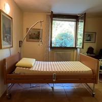 Letto da degenza elettrico in legno