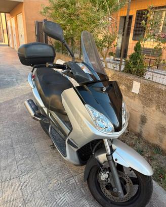 Yamaha XMAX 250 - 22.000 km - Bauletto Givi