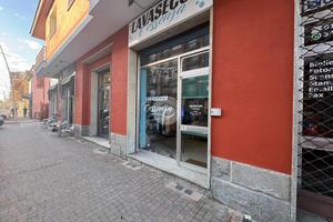 NEGOZIO A MONCALIERI
