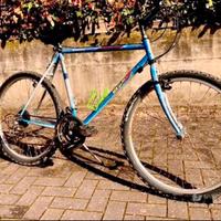 ✨Bicicletta colore blu vivace con cambio Shimano