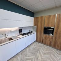 CUCINA STOSA IN SVENDITA!