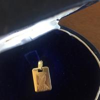 Ciondolo con Madonnina oro 18 ct