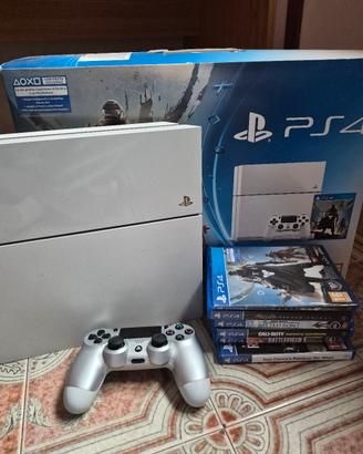 PS4 bianca con giochi