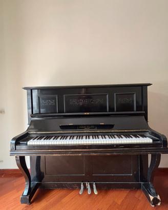 Pianoforte verticale antico