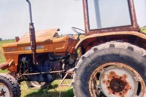 trattore agricolo fiat 750
