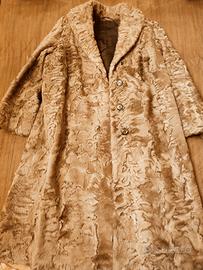 Pelliccia persiano ondulato color tortora