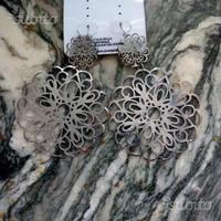 Orecchini di bigiotteria