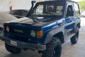 Toyota land cruiser lj70