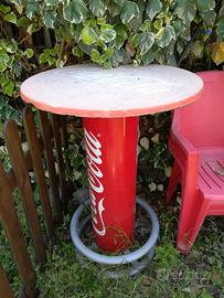Tavolo Coca Cola alto supporto piedi sbiadito