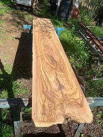 tavole in legno d'olivo stagionate e piallate