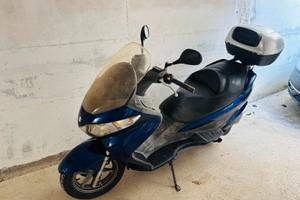 Suzuki Burgan 200 cc Scooter