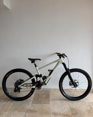 Specialized Enduro Carbon taglia L 29”