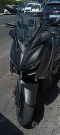 scooter Yamaha xmax 400