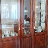 Pregiata Cristalliera in legno Massello