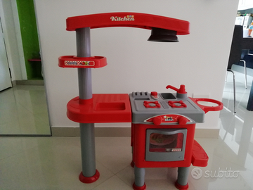 Cucina giocattolo