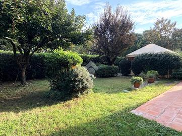 4 LOCALI A CAMPI BISENZIO