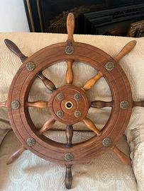 Timone nautico vintage con inserti in ottone