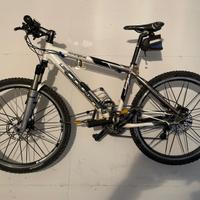 Mountain Bike Lee Coogan Revenge al