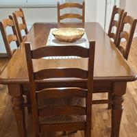 Tavolo e sedie in legno massello di noce nazionale
