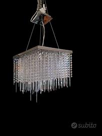 Lampadario quadrato moderno con strass pendenti