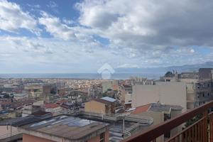 4 LOCALI A REGGIO DI CALABRIA