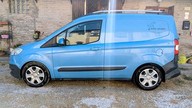 Ford transit courier del 2017