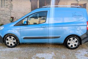 Ford transit courier del 2017