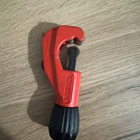 Tagliatubi per tubi di rame