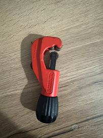 Tagliatubi per tubi di rame