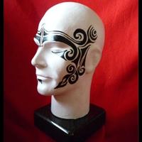 Scultura in ceramica su base di marmo