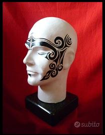 Scultura in ceramica su base di marmo