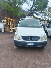 Furgone Mercedes coibentato per alimenti