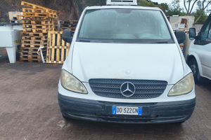 Furgone Mercedes coibentato per alimenti